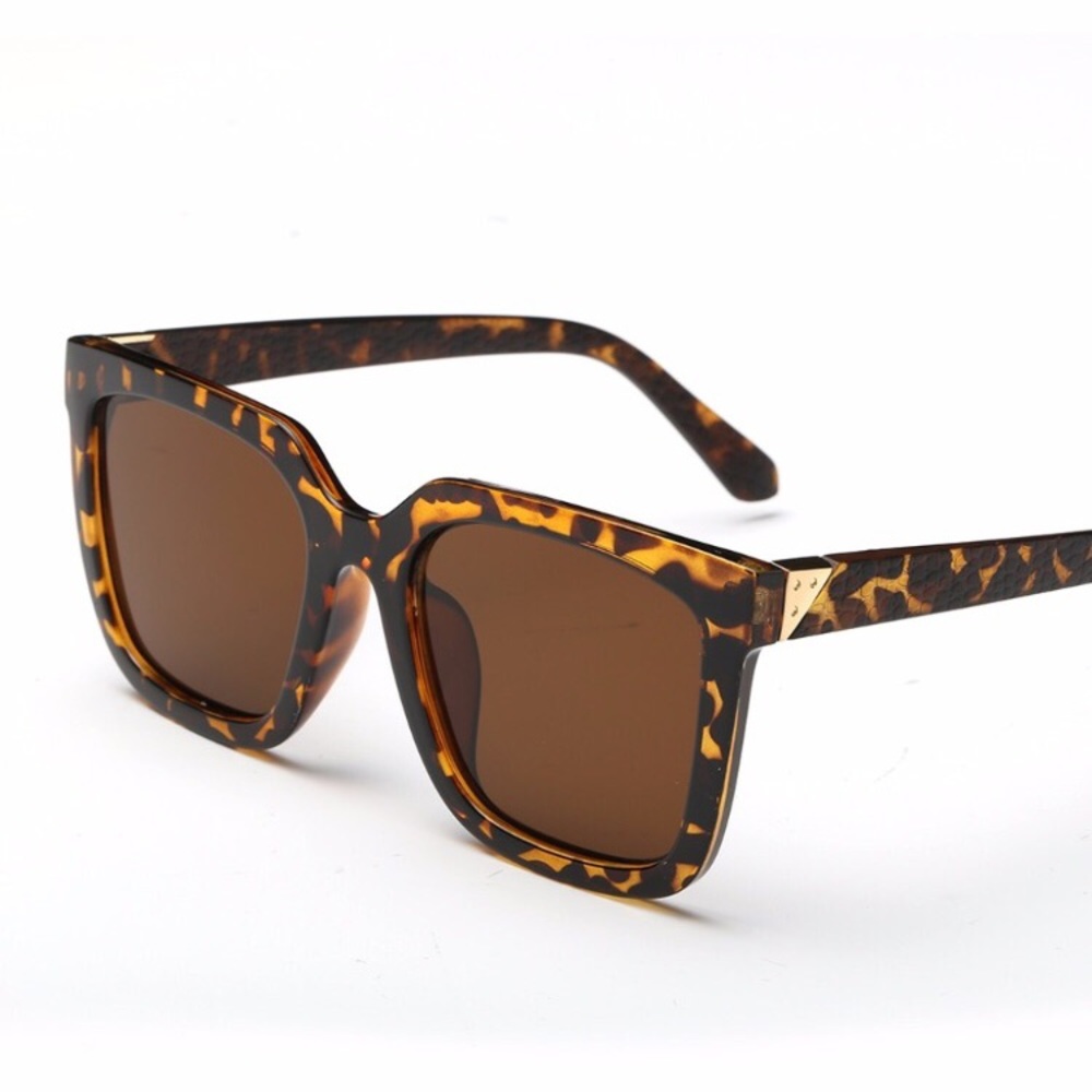 The Zion Tortoise Style Rectangular Sunglasses
